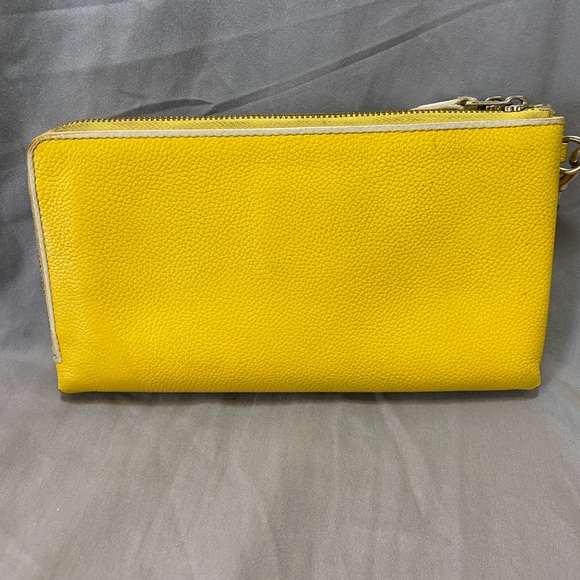Coach Double Zipper Full Size Wallet F53080, GUC, Yellow - Picture 2 of 10